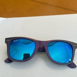 Metallic Violet Ray-Ban Wayfarer w/blue mirrored lenses iridescent.